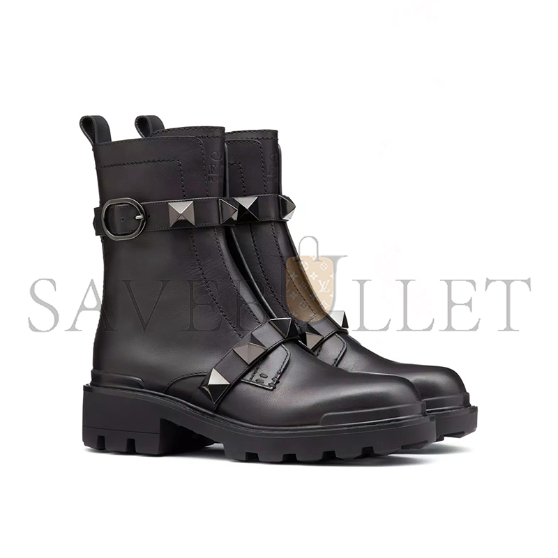 VALENTINO ROMAN STUD CALFSKIN COMBAT BOOT WITH TONAL STUDS 40MM 5W2S0CJ3FYP_0NO VALENTINO ROMAN STUD CALFSKIN COMBAT BOOT WITH TONAL STUDS 40MM 5W2S0CJ3FYP_0NO